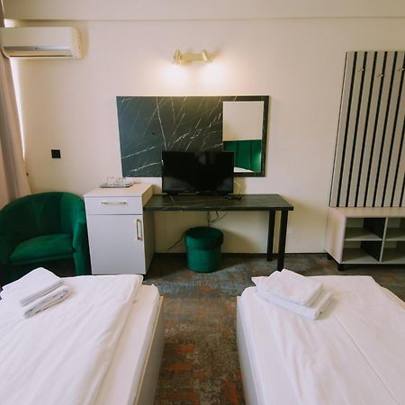 Hotel Victoria Cluj-Napoca Ngoại thất bức ảnh