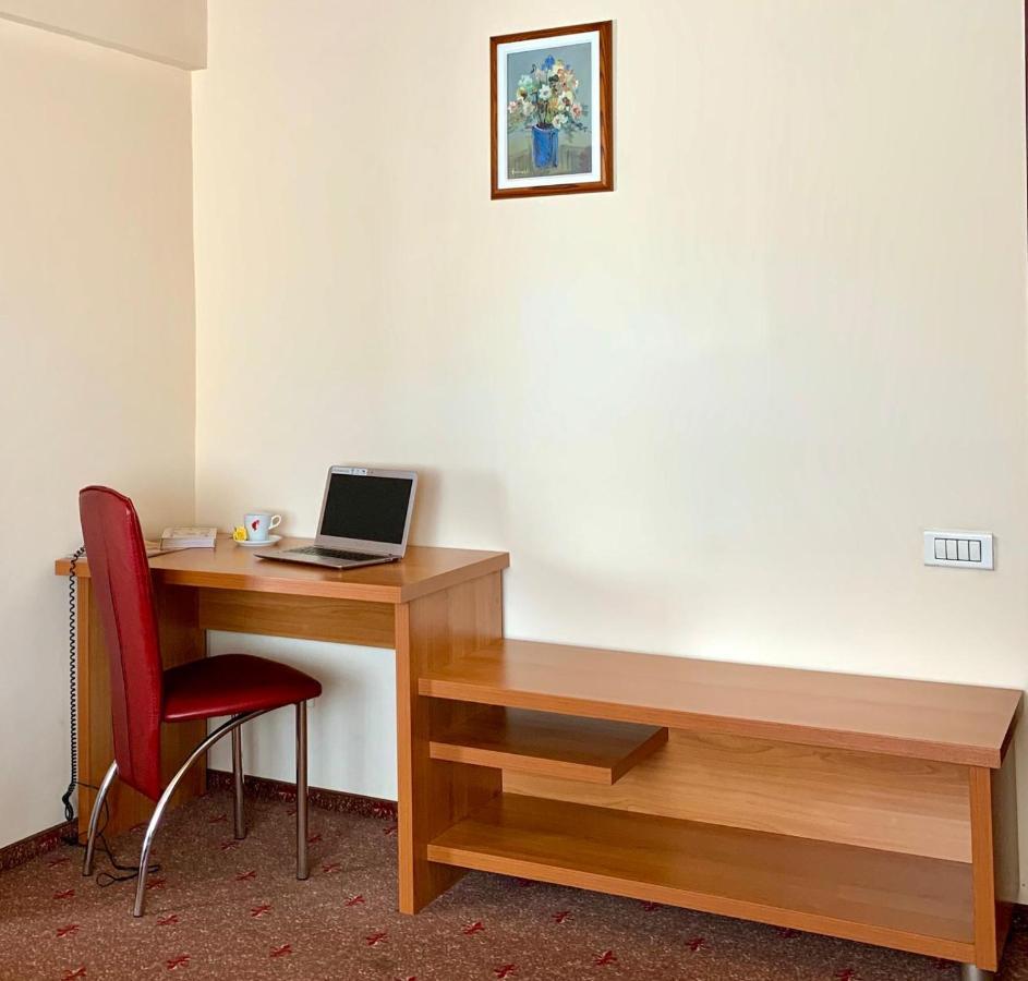 Hotel Victoria Cluj-Napoca Ngoại thất bức ảnh