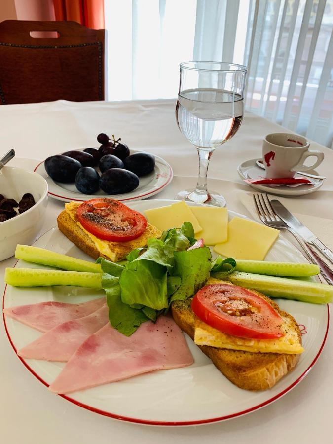 Hotel Victoria Cluj-Napoca Ngoại thất bức ảnh