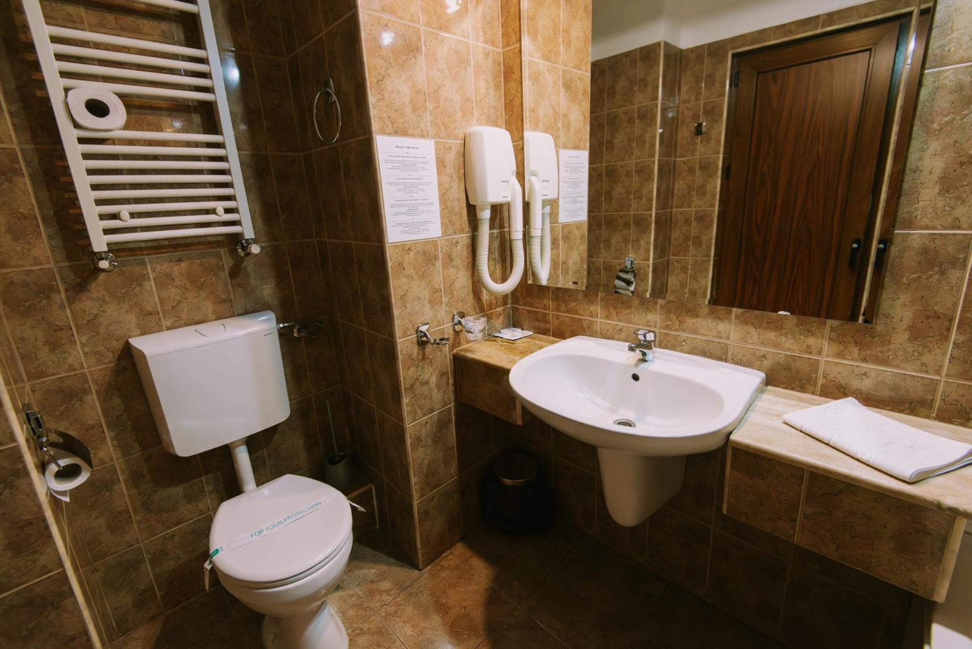 Hotel Victoria Cluj-Napoca Ngoại thất bức ảnh